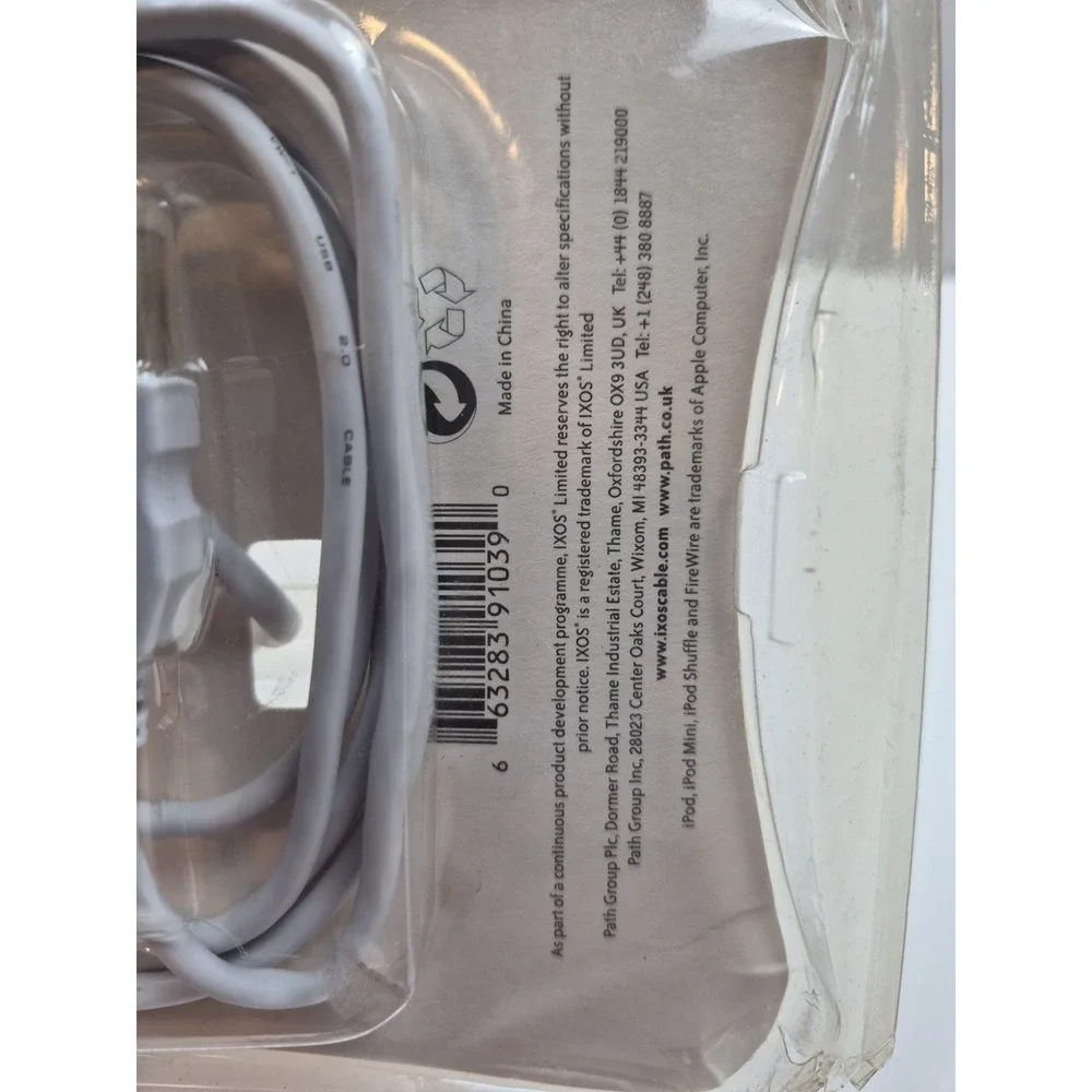 IXOS Shuffle Cradle Charging And Syncing‎ Usb Cable Included Ipod Compatible